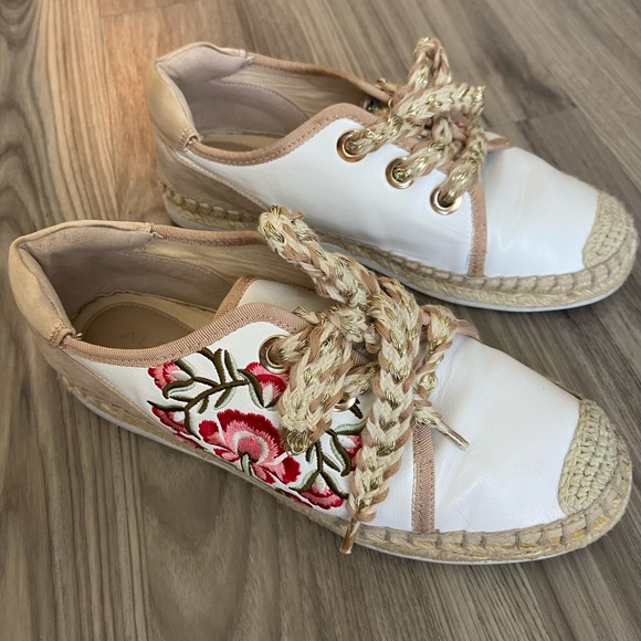 Aldo Espadrille White Sneaker with flowers size 8 - Picture 8 of 8